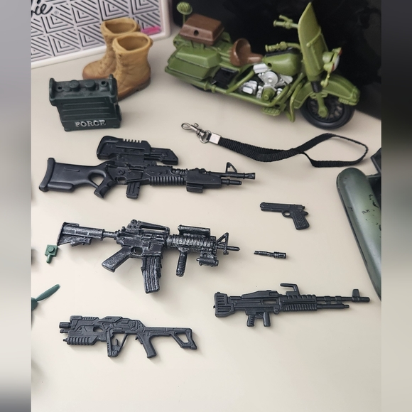 GI JOE Boots & More Army Toy Lot - Picture 9 of 9